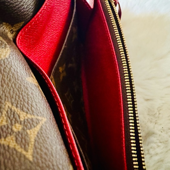 Louis Vuitton Brown Monogram Emilie Wallet with Chain … Super Clean - Picture 11 of 11